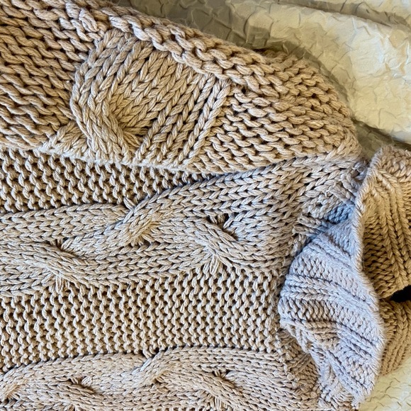 Blush Pink chunky knit sweater - Picture 4 of 5